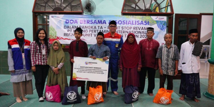 Doa Bersama Sosialisasi TA Revamp, Kilang Pertamina Unit Balikpapan Bagikan 450 Paket Sembako dan Total 25 Juta Bantuan Rumah Ibadah