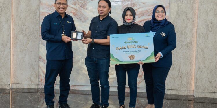 Dapat 500 Gram Dari Pegadaian, Pak Dede Sah Jadi Sultan