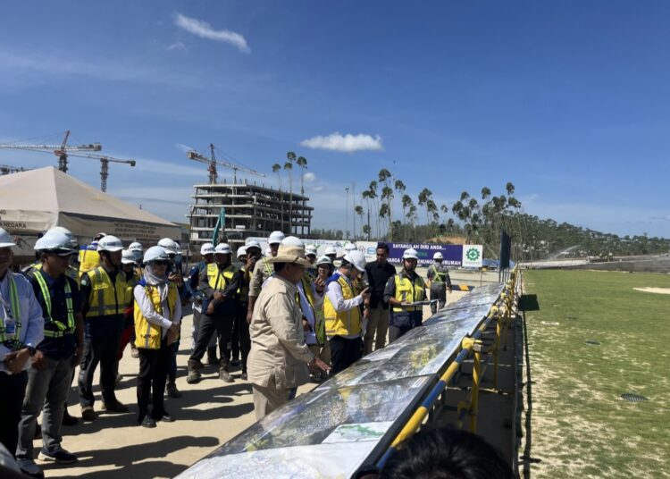 Menteri Pertahanan Prabowo Tinjau Kesiapan Lokasi Upacara untuk HUT RI Perdana di IKN