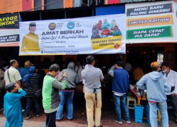 Jumat Berkah, RMC Gelar Makan Siang Gratis Bagi Ojol dan Masyarakat Umum