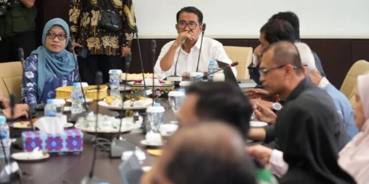 Rapat Koordinasi Pemulihan Banjir Mahulu dan Kubar : Pemprov Apresiasi Kerja Cepat Semua Pihak