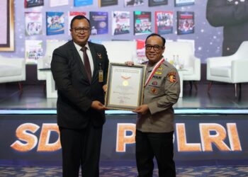 Irjen Dedi Raih Rekor MURI Perwira Tinggi Polri Penulis Buku Terbanyak