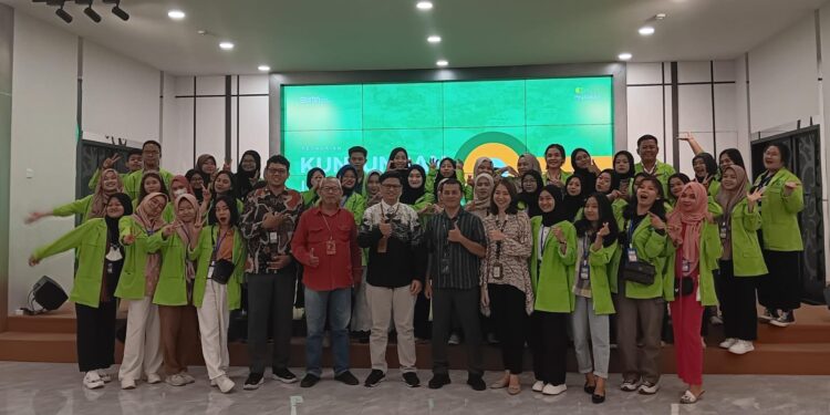 Gali Ilmu Lembaga Keuangan Nonbank, Pegadaian Kalimantan Diserbu Mahasiswa Polnes