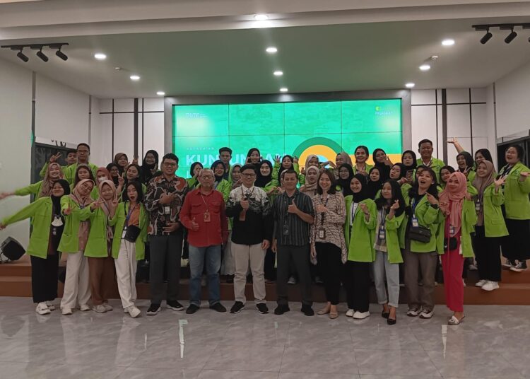 Gali Ilmu Lembaga Keuangan Nonbank, Pegadaian Kalimantan Diserbu Mahasiswa Polnes