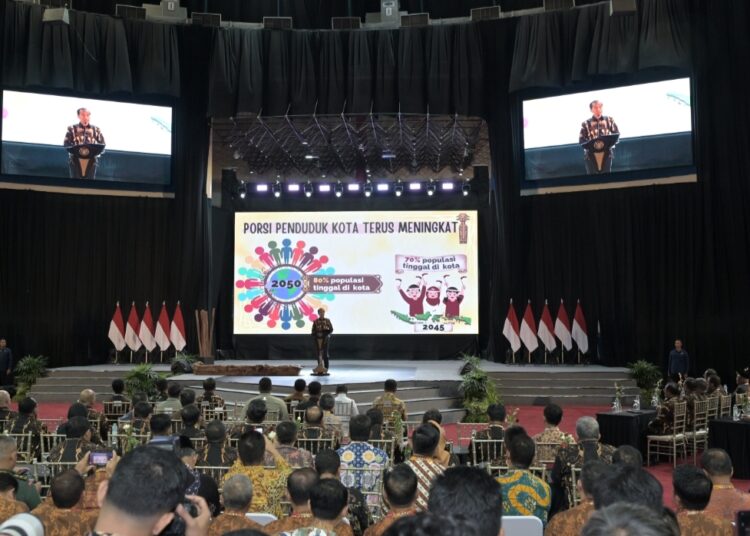 Jokowi Serukan Kolaborasi untuk Pembangunan Kota Berkelanjutan di Rakernas Apeksi XVII