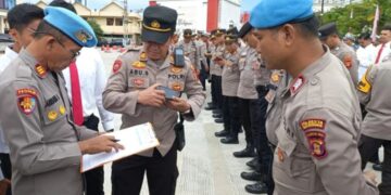 Pemeriksaan Handphone Personel Polresta Balikpapan : Upaya Pencegahan Praktik Perjudian