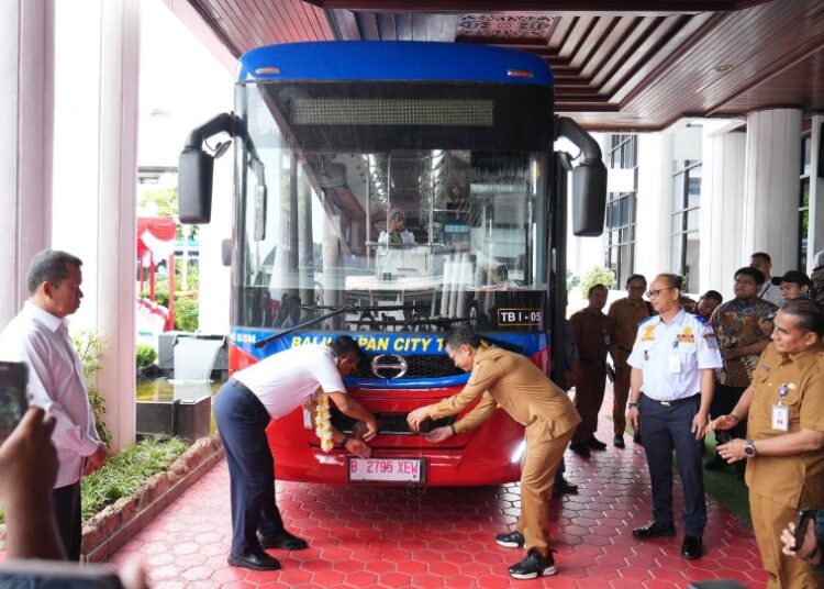 Rahmad Mas’ud Luncurkan Bus Balikpapan City Trans untuk Meningkatkan Mobilitas Perkotaan