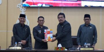 Rahmad Mas’ud Sampaikan Nota Penjelasan RPJPD 2025-2045 di Rapat Paripurna DPRD