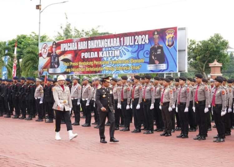 Polda Kaltim Peringati HUT Bhayangkara ke-78 dengan Upacara Khidmat dan Serangkaian Kegiatan Sosial