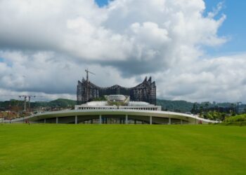 Pemasangan Bilah Terakhir Garuda di Kantor Presiden IKN Selesai