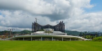 Pemasangan Bilah Terakhir Garuda di Kantor Presiden IKN Selesai