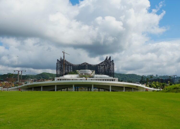 Pemasangan Bilah Terakhir Garuda di Kantor Presiden IKN Selesai