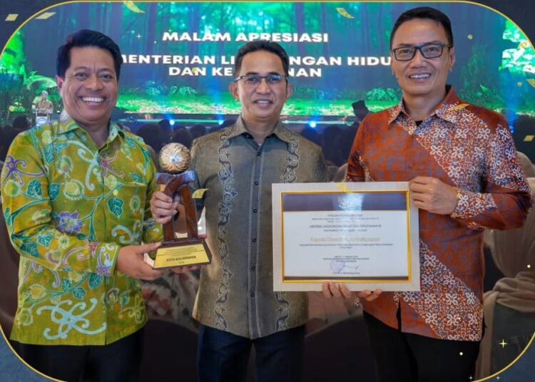 Pemkot Balikpapan Raih Penghargaan dari KLHK atas Dukungan Lingkungan Hidup di Sekolah