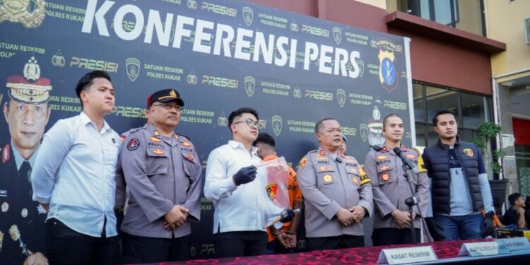 Polres Kukar Amankan Pelaku Pembunuhan Saat Hendak Melarikan Diri di Pelabuhan Semayang