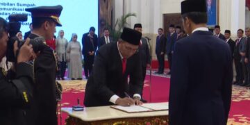 Jokowi Lantik Tiga Menteri dan Satu Wamen di Ujung Masa Jabatan