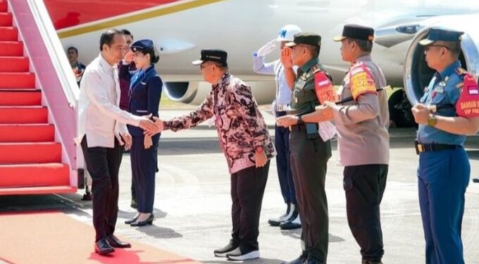 Presiden Jokowi Tiba di Balikpapan, Persiapan Penuh Menyambut Rapat Kabinet di IKN