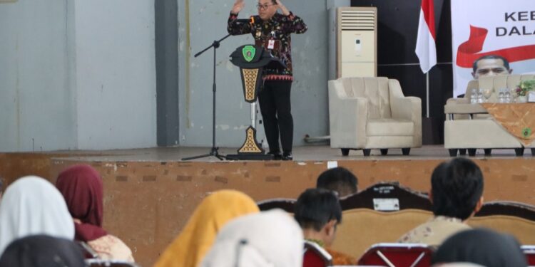 Penjabat (Pj) Bupati PPU, Makmur Marbun, menegaskan pentingnya komitmen ASN dalam menjaga netralitas. (Foto : Istimewa)