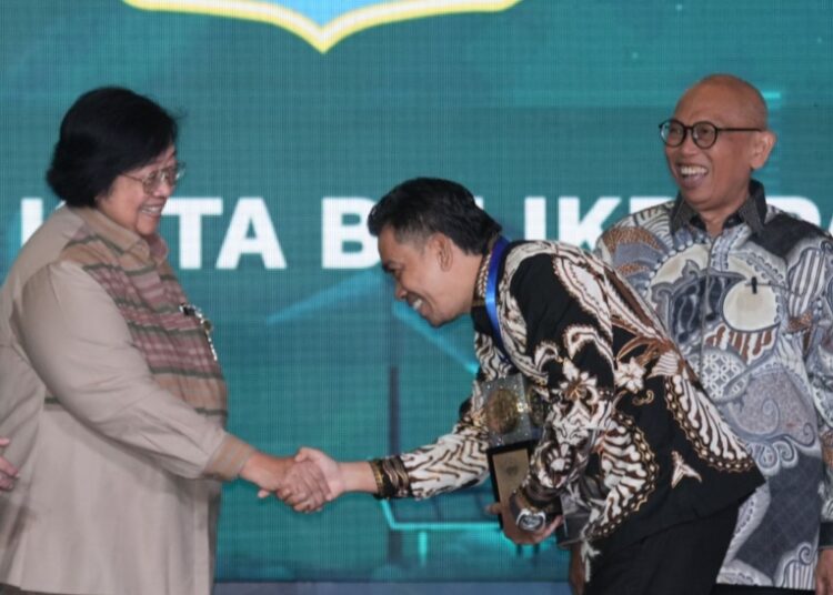 Penghargaan Lingkungan 2023, Alwi Al Qadri Harumkan Balikpapan