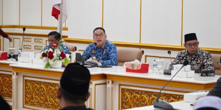 Dalam pertemuan di aula Kantor Bupati PPU pada Selasa, 17 September 2024, Makmur menyampaikan bahwa sebanyak 12 pondok pesantren di Kabupaten PPU akan mendapatkan bantuan sarpras. (Foto : istimewa)