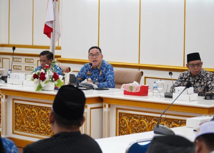 Dalam pertemuan di aula Kantor Bupati PPU pada Selasa, 17 September 2024, Makmur menyampaikan bahwa sebanyak 12 pondok pesantren di Kabupaten PPU akan mendapatkan bantuan sarpras. (Foto : istimewa)