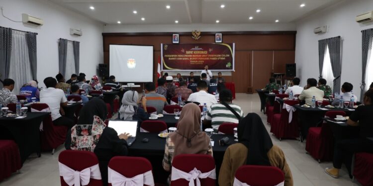 KPUD PPU menggelar rapat koordinasi terkait persiapan pengundian nomor urut pasangan calon Bupati dan Wakil Bupati Pilkada 2024. (Foto : istimewa)