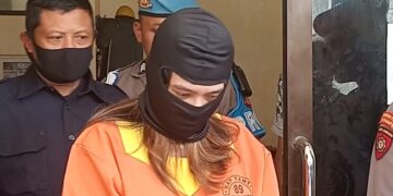 Asyik Live Bugil Sambil Promosi Judi Online, Wanita Muda di Balikpapan Ditangkap Polisi