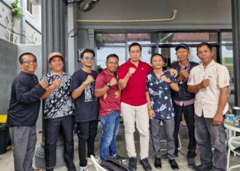 Ketua JMSI Kaltim, Muhammad Sukri, dalam pertemuannya pada tanggal 3 Oktober 2024, di Cafe Buen, Kabupaten PPU, menggarisbawahi bahwa PPU yang dikenal sebagai Serambi Nusantara perlu mendapat perhatian khusus untuk penguatan lembaga media, terutama media online. (Foto : istimewa)