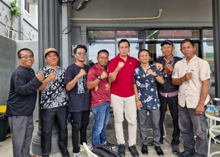 Ketua JMSI Kaltim, Muhammad Sukri, dalam pertemuannya pada tanggal 3 Oktober 2024, di Cafe Buen, Kabupaten PPU, menggarisbawahi bahwa PPU yang dikenal sebagai Serambi Nusantara perlu mendapat perhatian khusus untuk penguatan lembaga media, terutama media online. (Foto : istimewa)