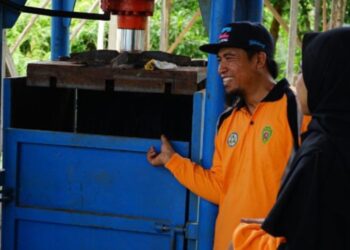 DLH PPU memandang bank sampah sebagai solusi yang efektif. Program ini menawarkan pendekatan yang unik, di mana masyarakat diajak memilah sampah dari rumah. (Foto : istimewa)