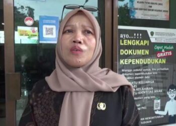 Sekretaris Disdukcapil PPU, Mawar. (Foto : istimewa)