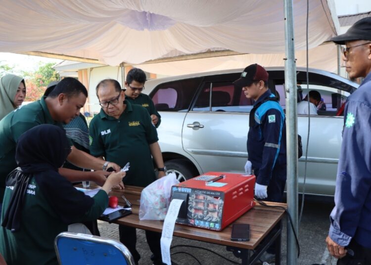 Uji emisi di halaman Kantor DLH PPU (foto : istimewa)