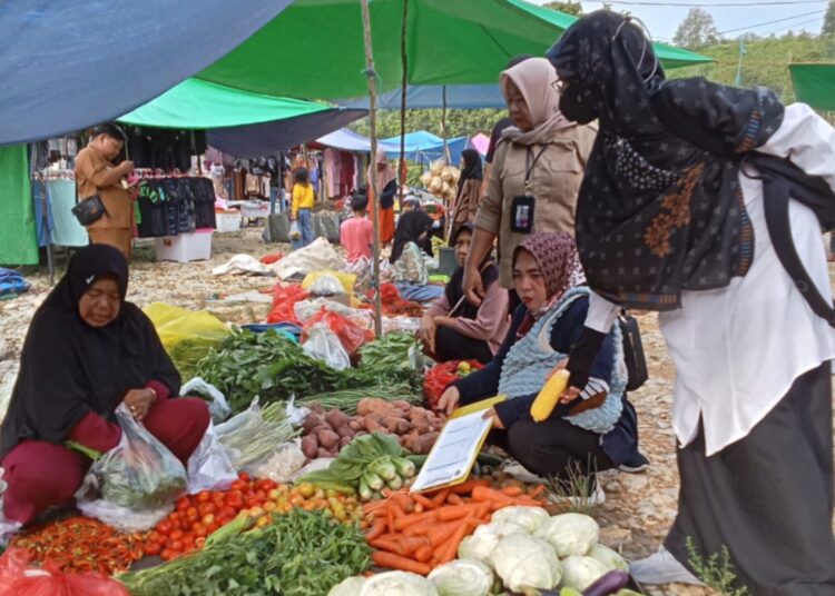 Pemantauan rutin terhadap harga dan pasokan bahan pokok di wilayah PPU. (Foto : istimewa)