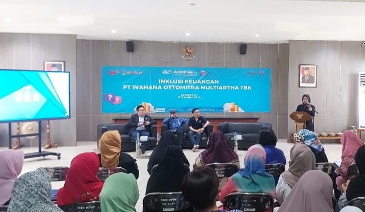 PT Wahana Ottomitra Multiartha Tbk (WOM Finance) turut berpartisipasi dalam program Gerakan Nasional Cerdas Keuangan (Gencarkan) menggelar kegiatan inklusi keuangan dengan sasaran peserta pelaku UMKM dari beberapa sektor di Balikpapan.