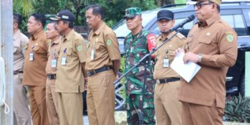 Penjabat (Pj) Bupati Penajam Paser Utara (PPU), Muhammad Zainal Arifin, menggelar apel gabungan di Kecamatan Babulu, Senin (21/10/2024). (Foto : istimewa)