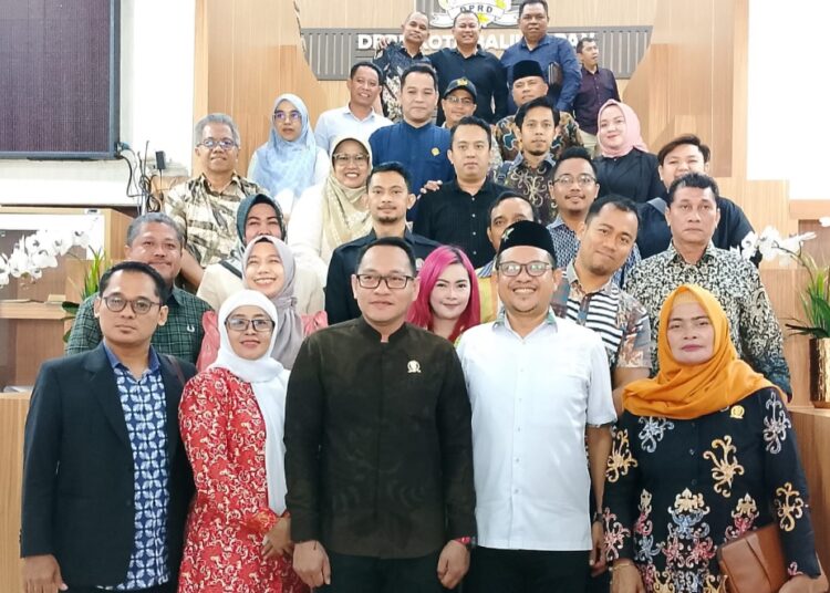 Dewan Perwakilan Rakyat Daerah (DPRD) Kota Balikpapan menerima kunjungan dari DPRD Kabupaten Kutai Kertanegara (Kukar)