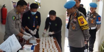 Wujud Dukungan Reformasi dan Pencegahan Narkoba, Polda Kaltim Gelar Pemeriksaan Urine terhadap Personel Bidpropam