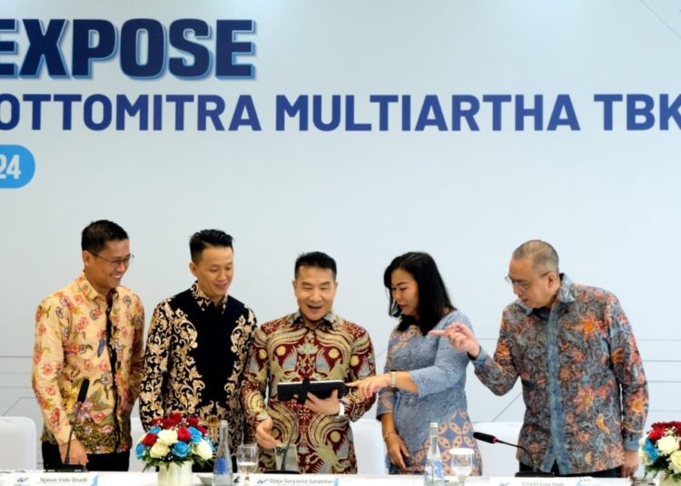 Di tengah kondisi yang terus berubah cepat, WOM Finance senantiasa menjaga kualitas portofolio dan pelayanan yang prima bagi konsumen setia