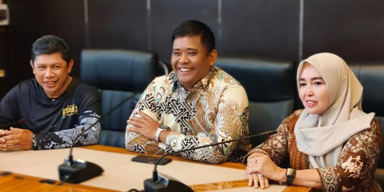 Kunker Komisi ll DPRD Balikpapan ke DPRD Kukar