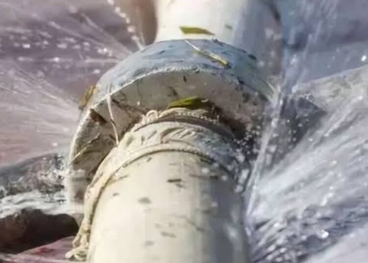 Ilustrasi pipa bocor