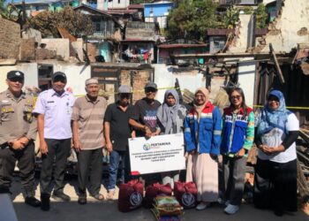 Kilang Pertamina Unit Balikpapan Salurkan Bantuan Korban Kebakaran Gunung Sari Ilir
