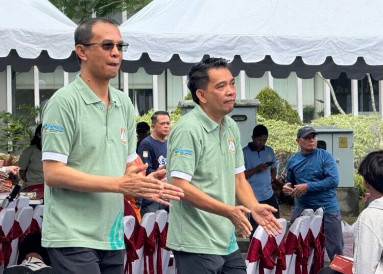 Alwi Al Qadri (kanan), mendampingi Pjs Wali Kota Balikpapan pada uji coba CFD Grand City, Minggu 17 November 2024