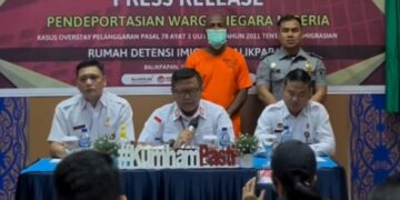 Rudenim Balikpapan Deportasi Warga Negara Nigeria Setelah Overstay 3.554 Hari