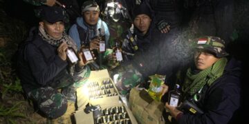 Satgas Yonzipur 8/SMG Gagalkan Penyelundupan Miras dan Minyak Goreng Ilegal di Perbatasan RI-Malaysia