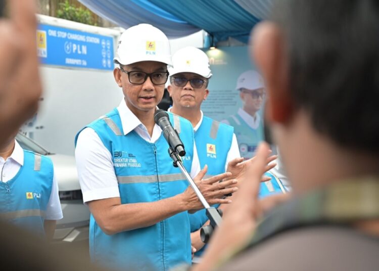 Tinjau SPKLU Bandung, Dirut PLN Pastikan Seluruh Infratruktur EV Siap Layani Masyarakat 24 Jam