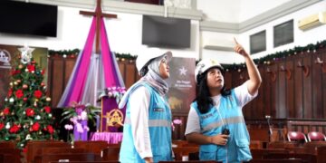 Senyum Fani, Srikandi PLN Penjaga Cahaya Perayaan Natal dan Tahun Baru