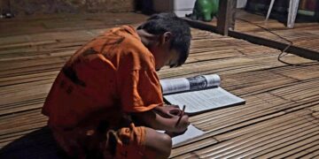 Wujud Negara Hadir, Pemerintah dan PLN Berhasil Listriki 99,92 Persen Desa di Seluruh Indonesia