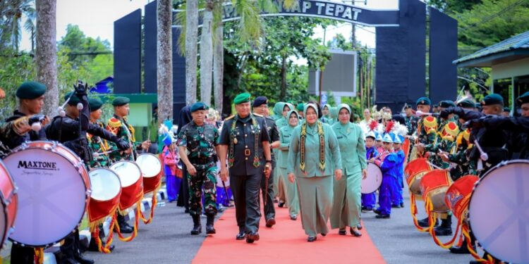 Pangdam VI/Mulawarman Tinjau Yonif 600/Modang, Tegaskan Peningkatan Kesiapsiagaan Satuan