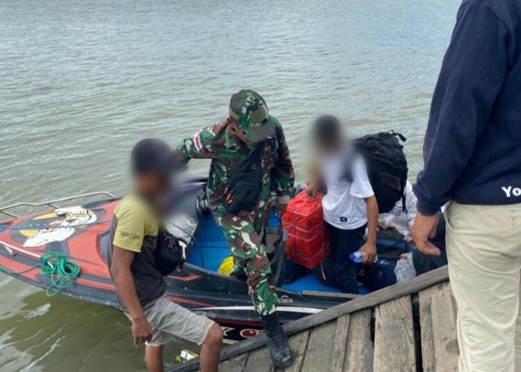 Satgas Pamtas RI-Malaysia Gagalkan Pengiriman Lima Pekerja Migran Ilegal di Nunukan