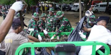 Kolaborasi Bersih Pantai di PPU, Pangdam VI/Mulawarman Tekankan Komitmen Lingkungan