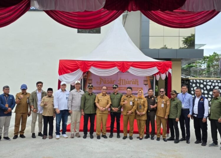 Pembukaan Kegiatan Pasar Murah di Aula Kantor Kelurahan Gunung Bahagia, Kecamatan Balikpapan Selatan, Senin 24 Februari 2025. (Jan)